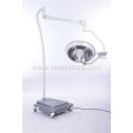 Mobile halogen operating lamp with battery